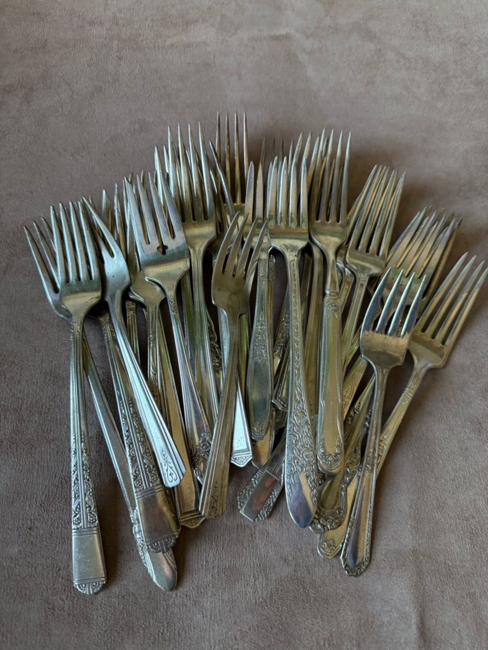 Vintage Silver Plate Forks 30 Pieces - Picture 2 of 3
